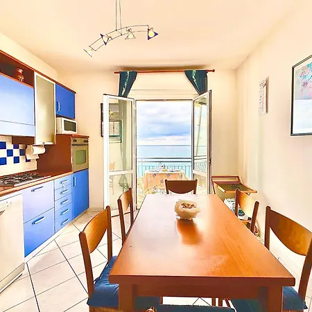Hostdomus - Pietra Blu Daire Pietra Ligure