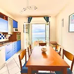 Hostdomus - Pietra Blu شقة بيترا ليغوري