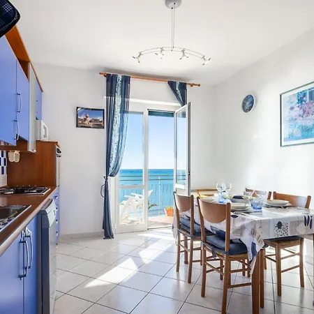 Appartamento Hostdomus - Pietra Blu *